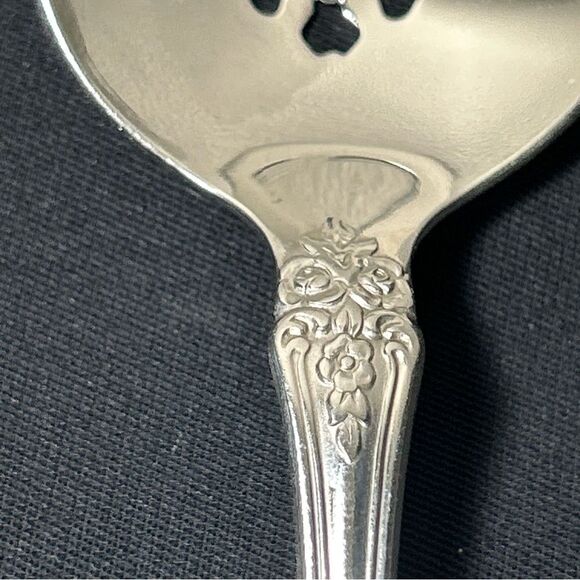 Oneida 8-3/8" Pierced Serving Spoon Stainless Steel Floral - Picture 3 of 6